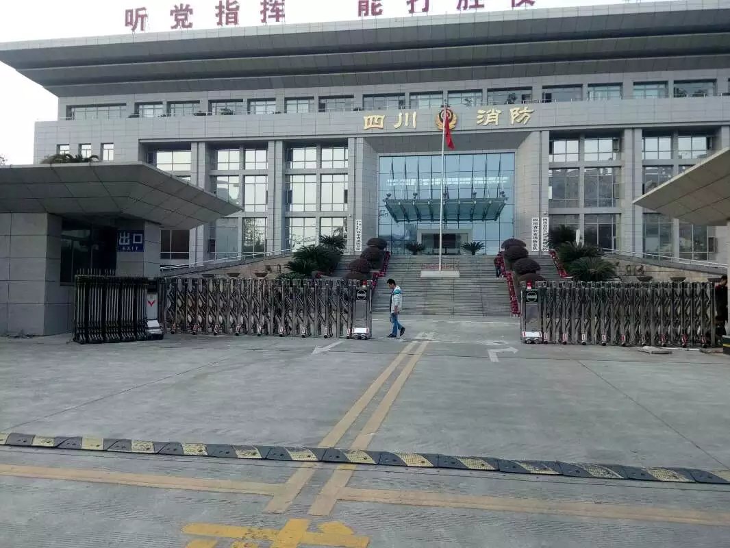 上犹县上犹县四川消防总队伸缩门